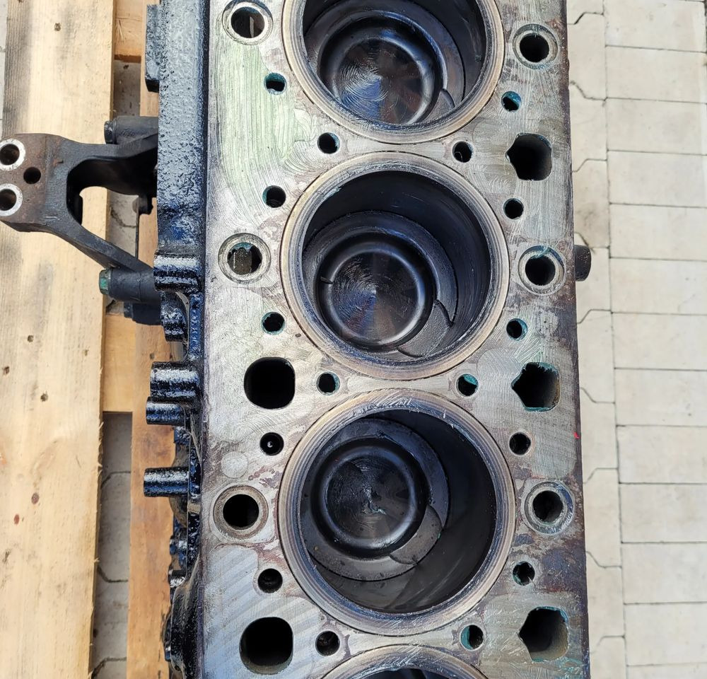 BLOK SILNIKA MERCEDES ACTROS MP4 EURO6 R471 09 - Bloque de cilindros para Camión: foto 4 BLOK SILNIKA MERCEDES ACTROS MP4 EURO6 R471 09 - Bloque de cilindros para Camión: foto 4