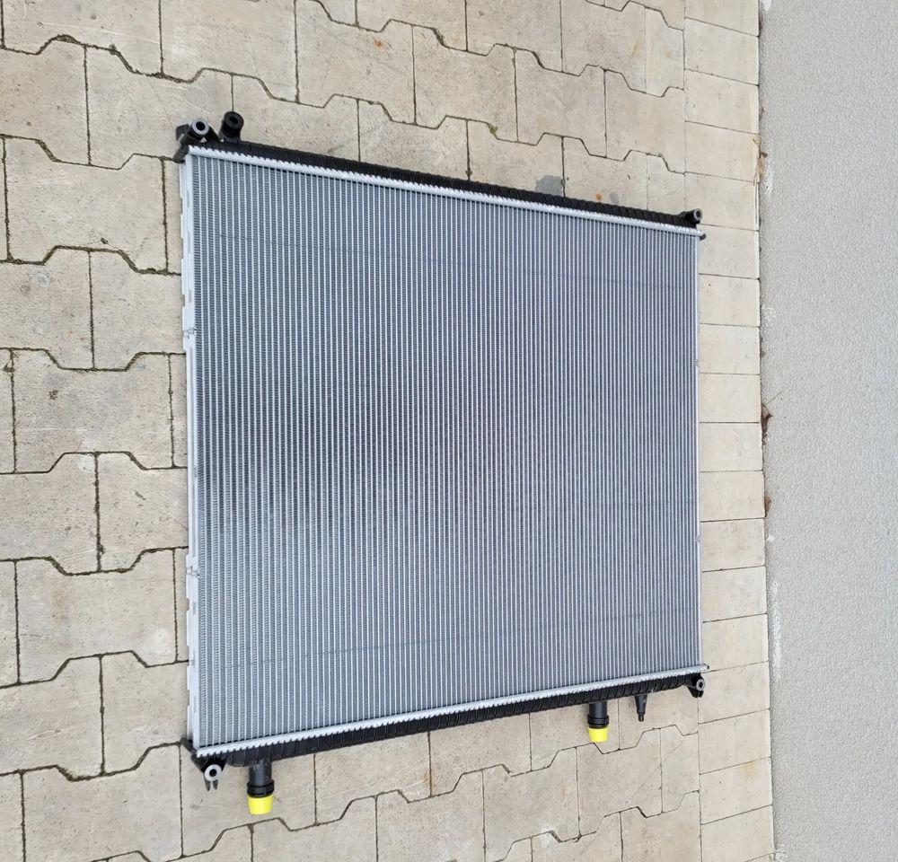 CHŁODNICA WODY MAN TGS E6 81.06101-6791 NOWY ORYGINAŁ - Radiador para Camión: foto 2 CHŁODNICA WODY MAN TGS E6 81.06101-6791 NOWY ORYGINAŁ - Radiador para Camión: foto 2