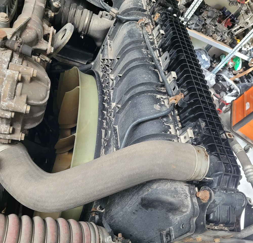 CHŁODNICE MERCEDES ACTROS MP4 KOMPLET - Sistema de refrigeración para Camión: foto 2 CHŁODNICE MERCEDES ACTROS MP4 KOMPLET - Sistema de refrigeración para Camión: foto 2