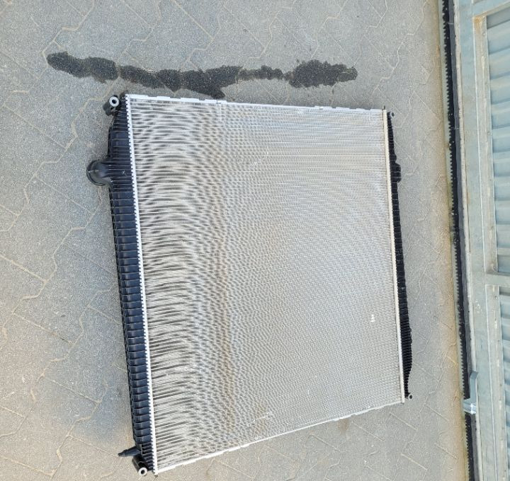 CHLODNIKA WODY MAN TGS E6. MEHLE 81.06101-6787 - Radiador para Camión: foto 2 CHLODNIKA WODY MAN TGS E6. MEHLE 81.06101-6787 - Radiador para Camión: foto 2