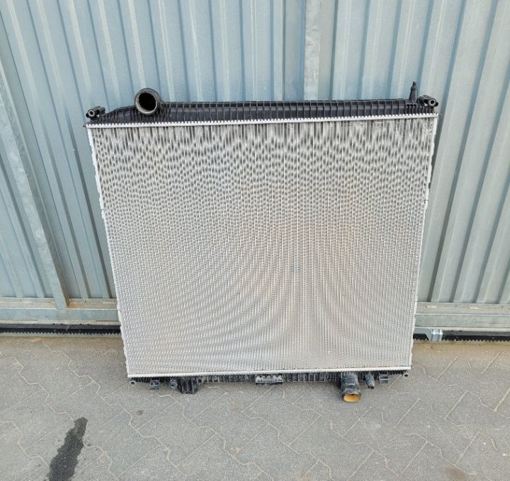 CHLODNIKA WODY MAN TGS E6. MEHLE 81.06101-6787 - Radiador para Camión: foto 1 CHLODNIKA WODY MAN TGS E6. MEHLE 81.06101-6787 - Radiador para Camión: foto 1