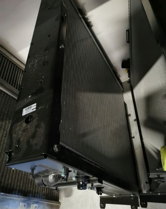 Chłodnice CHŁODNICA MAN TGS MEHLE 81.06100-6873 - Radiador para Camión: foto 2 Chłodnice CHŁODNICA MAN TGS MEHLE 81.06100-6873 - Radiador para Camión: foto 2