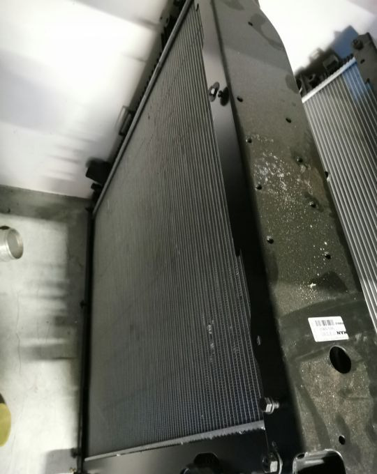 Chłodnice CHŁODNICA MAN TGS MEHLE 81.06100-6873 - Radiador para Camión: foto 1 Chłodnice CHŁODNICA MAN TGS MEHLE 81.06100-6873 - Radiador para Camión: foto 1