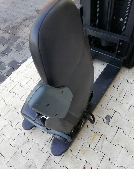 FOTEL KIEROWCY DAF XF CF LF - Asiento para Camión: foto 4 FOTEL KIEROWCY DAF XF CF LF - Asiento para Camión: foto 4