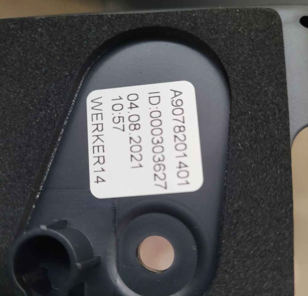 KAMERA TYL MERCEDES SPRINTER NOWY ORYGINAŁ A9079055107 - Carrocería y exterior para Camión: foto 3 KAMERA TYL MERCEDES SPRINTER NOWY ORYGINAŁ A9079055107 - Carrocería y exterior para Camión: foto 3