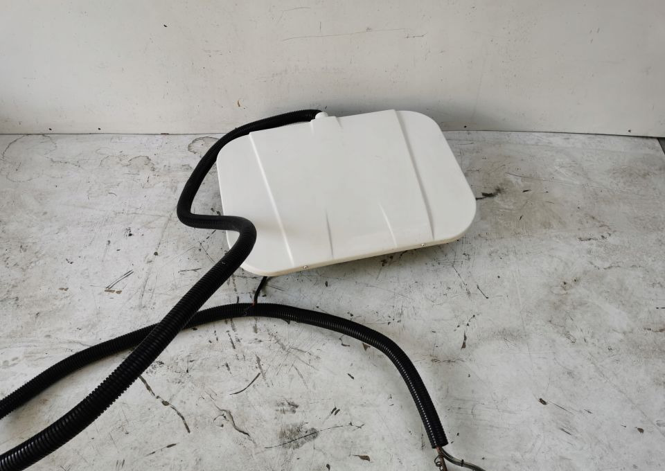 Klimatyzacja waeco sp950T sama góra - Pieza de aire acondicionado para Camión: foto 1 Klimatyzacja waeco sp950T sama góra - Pieza de aire acondicionado para Camión: foto 1