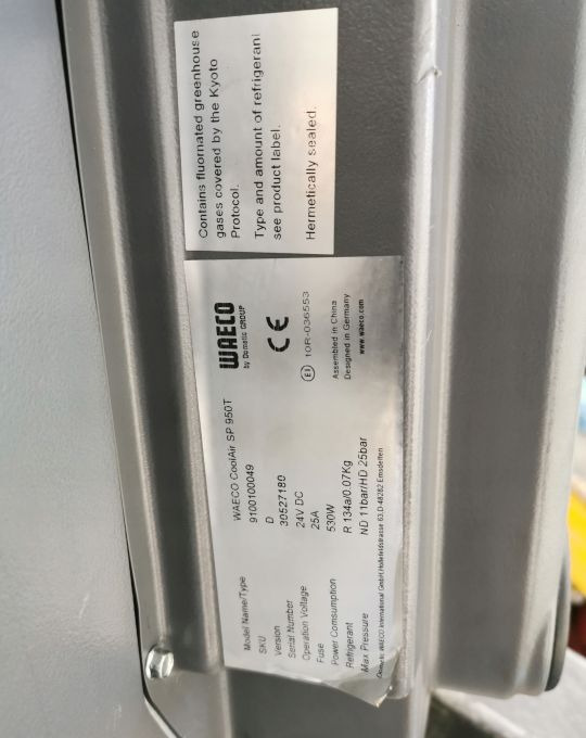 Klimatyzacja waeco sp950T sama góra - Pieza de aire acondicionado para Camión: foto 2 Klimatyzacja waeco sp950T sama góra - Pieza de aire acondicionado para Camión: foto 2