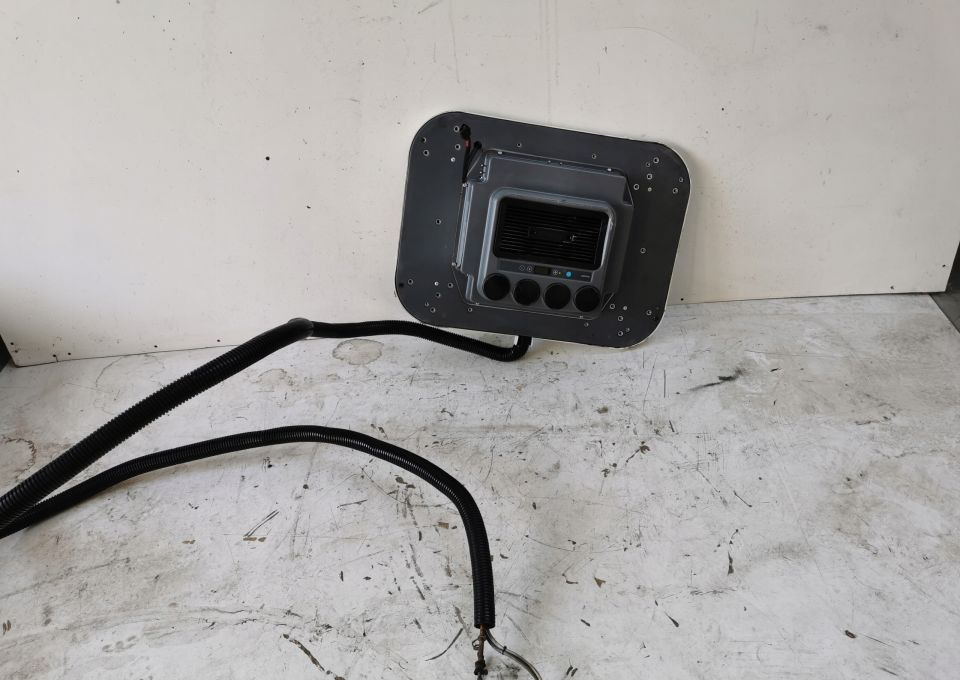 Klimatyzacja waeco sp950T sama góra - Pieza de aire acondicionado para Camión: foto 4 Klimatyzacja waeco sp950T sama góra - Pieza de aire acondicionado para Camión: foto 4