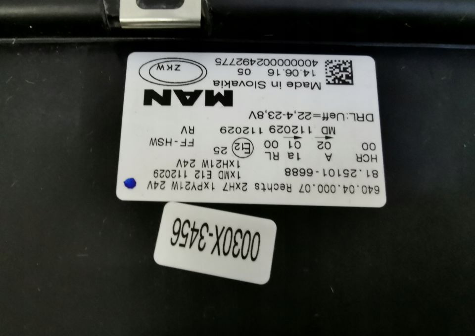 LAMPA MAN TGX TGS E6. LIFT LED RH. 81.25101-668 - Faro delantero para Camión: foto 3 LAMPA MAN TGX TGS E6. LIFT LED RH. 81.25101-668 - Faro delantero para Camión: foto 3