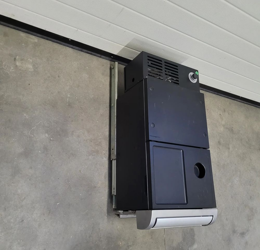 LODÓWKA DAF XF 106 LIFT 2133309 - Carrocería y exterior para Camión: foto 3 LODÓWKA DAF XF 106 LIFT 2133309 - Carrocería y exterior para Camión: foto 3