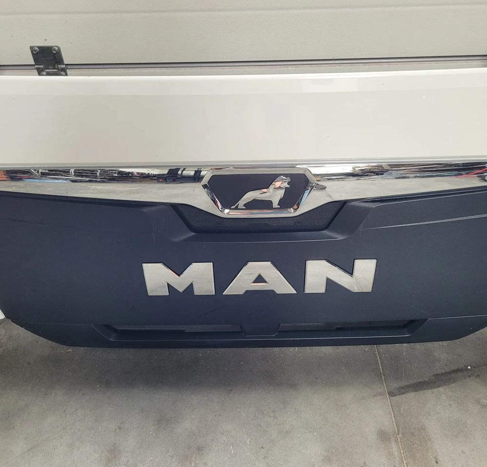 MASKA ATRAPA MAN TGX TG3 NM.ORYGINAŁ 81.61110-6112 CHWALIM116 - Capota para Camión: foto 4 MASKA ATRAPA MAN TGX TG3 NM.ORYGINAŁ 81.61110-6112 CHWALIM116 - Capota para Camión: foto 4