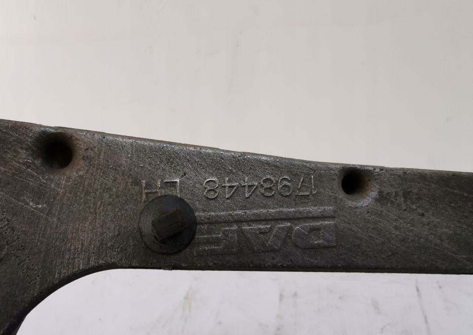 MOCOWANIE LAMPY PAJĄK DAF XF 106 LEWE. - Carrocería y exterior para Camión: foto 2 MOCOWANIE LAMPY PAJĄK DAF XF 106 LEWE. - Carrocería y exterior para Camión: foto 2