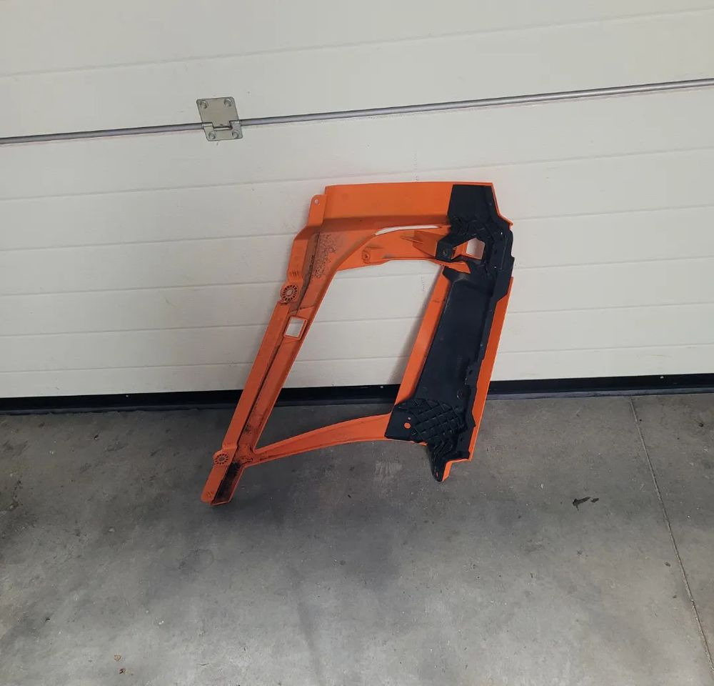 OKULAR ZDERZAK POSZYCIE VOLVO FH4 RH ORYGINAŁ - Parachoques para Camión: foto 2 OKULAR ZDERZAK POSZYCIE VOLVO FH4 RH ORYGINAŁ - Parachoques para Camión: foto 2