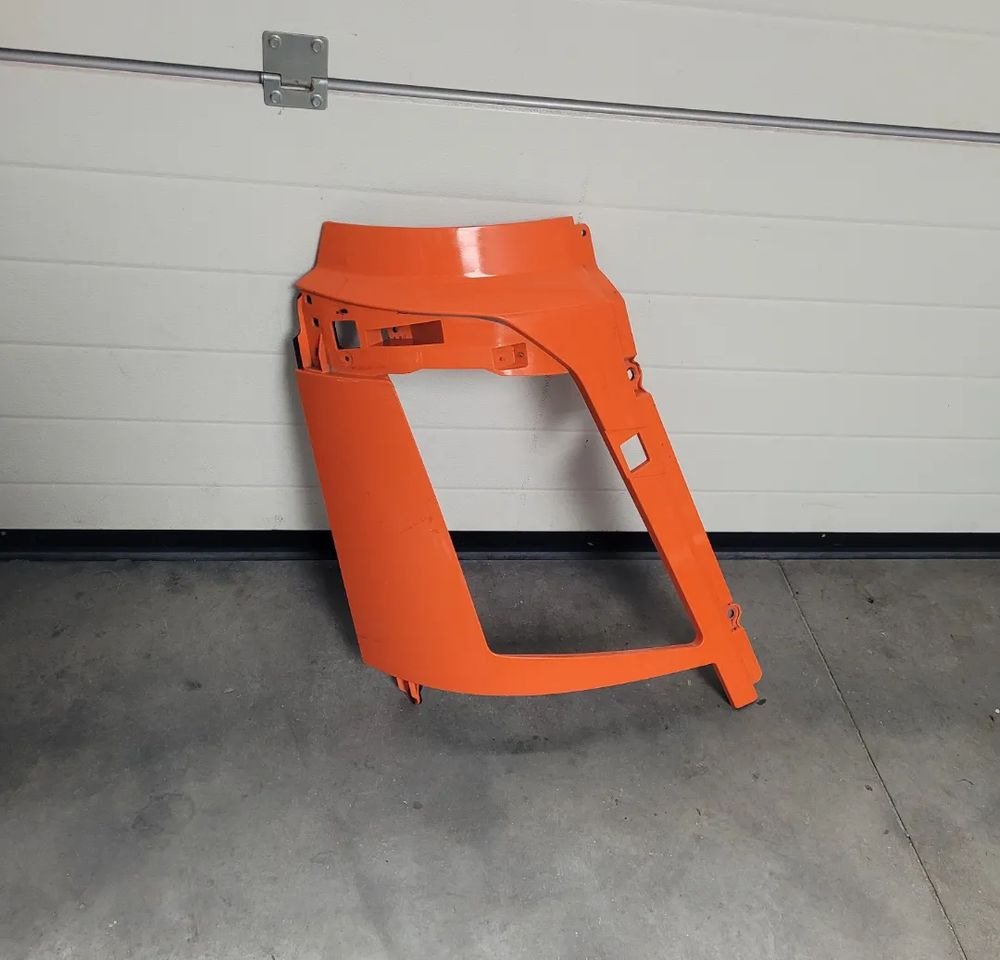 OKULAR ZDERZAK POSZYCIE VOLVO FH4 RH ORYGINAŁ - Parachoques para Camión: foto 1 OKULAR ZDERZAK POSZYCIE VOLVO FH4 RH ORYGINAŁ - Parachoques para Camión: foto 1