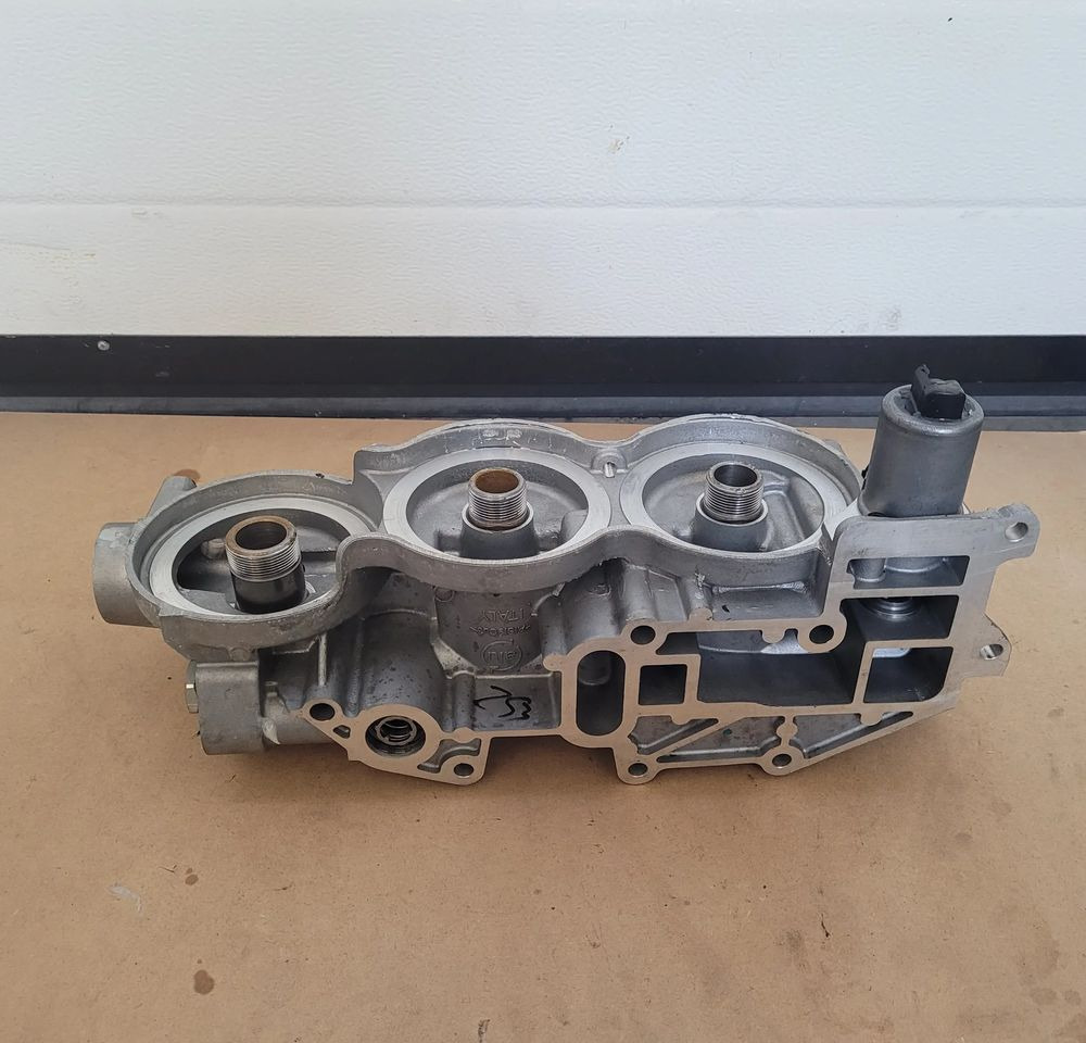 PODSTAWA FILTRA OLEJU VOLVO FH4 ORYGINAŁ 22998073 CHWALIM116 - Sistema de combustible para Camión: foto 1 PODSTAWA FILTRA OLEJU VOLVO FH4 ORYGINAŁ 22998073 CHWALIM116 - Sistema de combustible para Camión: foto 1