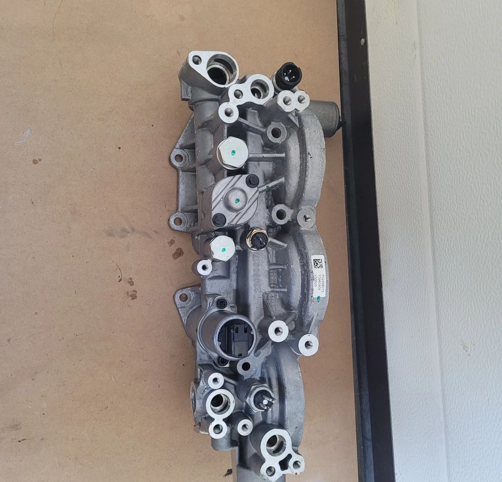 PODSTAWA FILTRA OLEJU VOLVO FH4 ORYGINAŁ 22998073 CHWALIM116 - Sistema de combustible para Camión: foto 2 PODSTAWA FILTRA OLEJU VOLVO FH4 ORYGINAŁ 22998073 CHWALIM116 - Sistema de combustible para Camión: foto 2