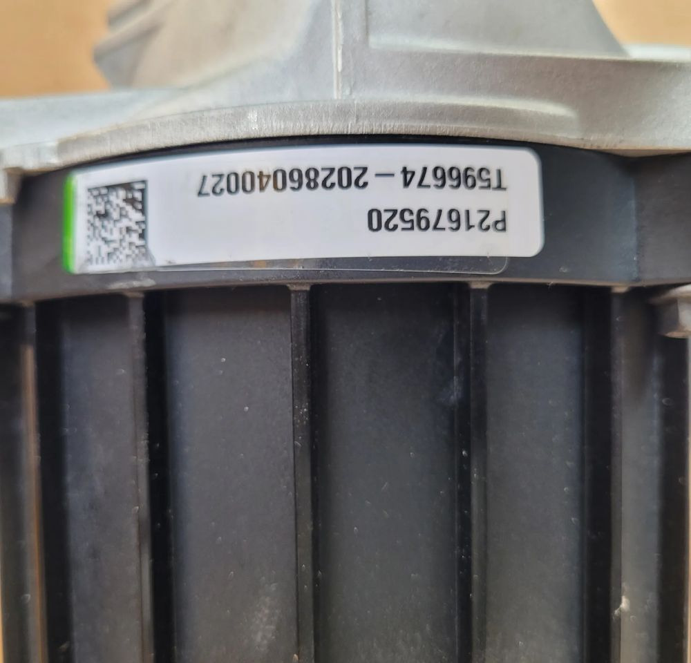 PODSTAWA OLEJU VOLVO FH4 FH5 P21679520 NOWY ORYGINAŁ - Sistema de combustible para Camión: foto 3 PODSTAWA OLEJU VOLVO FH4 FH5 P21679520 NOWY ORYGINAŁ - Sistema de combustible para Camión: foto 3