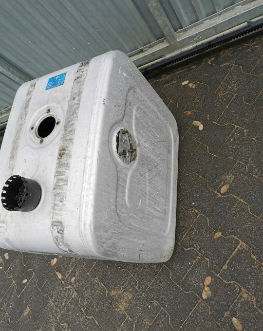 ZBIORNIK OLEJU HYVA OM 14018231 - Depósito hidráulico para Camión: foto 2 ZBIORNIK OLEJU HYVA OM 14018231 - Depósito hidráulico para Camión: foto 2