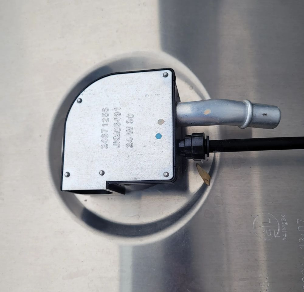 ZBIORNIK PALIWA VOLVO FH4 FH5 GAMA 140X70X70CM 21516453 570L CHWALIM116 - Sistema de combustible para Camión: foto 4 ZBIORNIK PALIWA VOLVO FH4 FH5 GAMA 140X70X70CM 21516453 570L CHWALIM116 - Sistema de combustible para Camión: foto 4