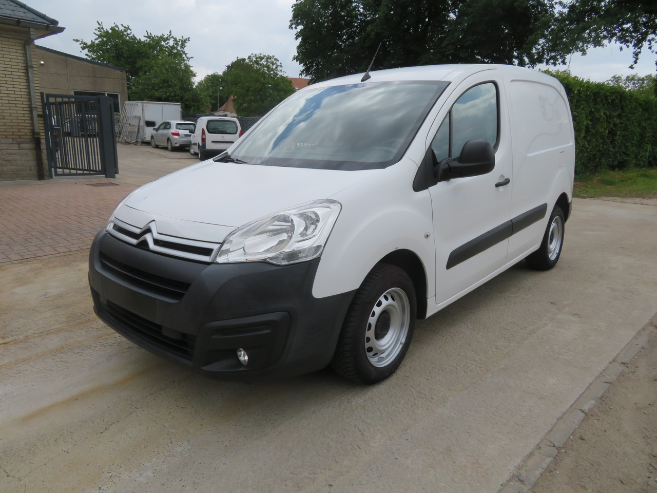 CITROËN Berlingo 1.6 BlueHDi CLUB - Furgón: foto 3 CITROËN Berlingo 1.6 BlueHDi CLUB - Furgón: foto 3