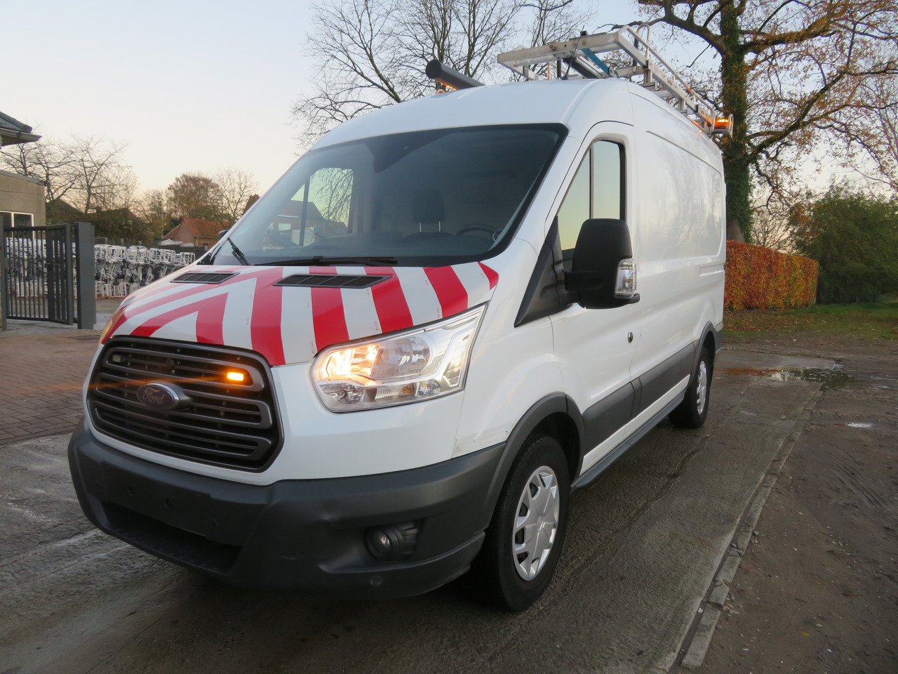 Ford Transit 2.0TDCi - L2H2 - Furgón: foto 3 Ford Transit 2.0TDCi - L2H2 - Furgón: foto 3