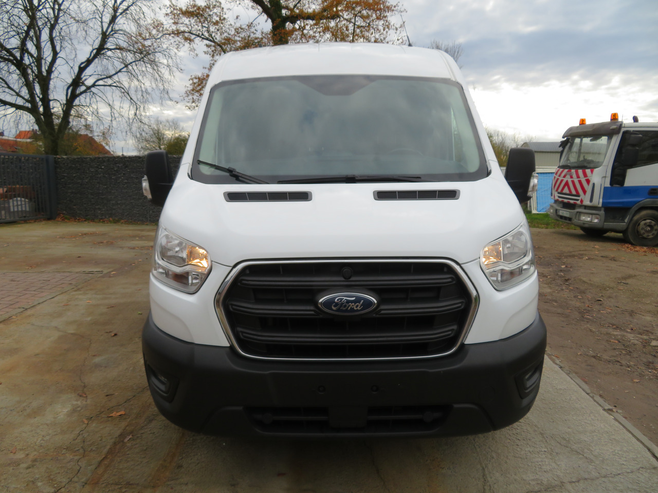 Ford Transit 2.0TDCi TREND - L2H2 - Furgón: foto 2 Ford Transit 2.0TDCi TREND - L2H2 - Furgón: foto 2