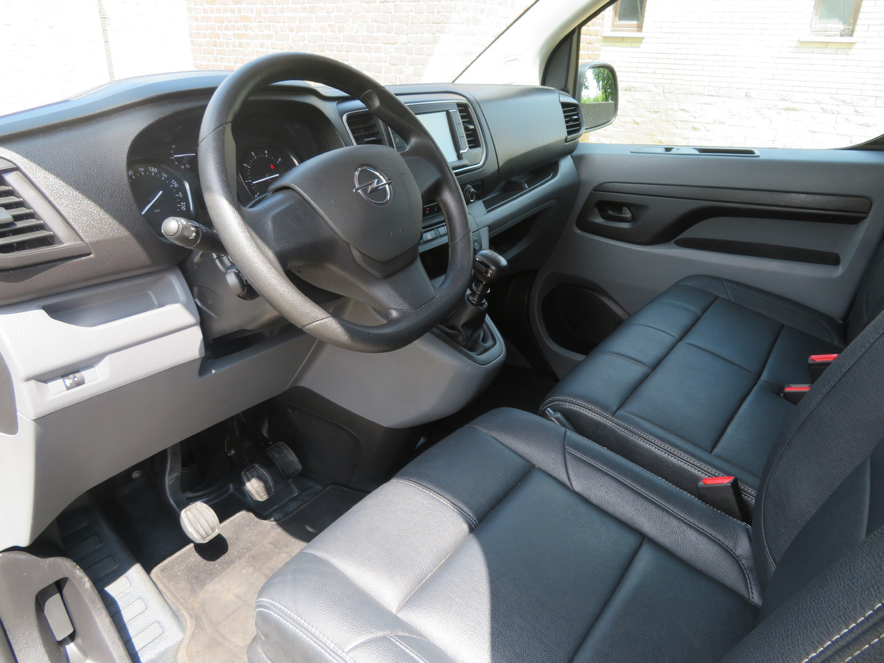 Furgoneta pequeña OPEL Vivaro Edition 2.0 Turbo - L2H1: foto 11 Furgoneta pequeña OPEL Vivaro Edition 2.0 Turbo - L2H1: foto 11