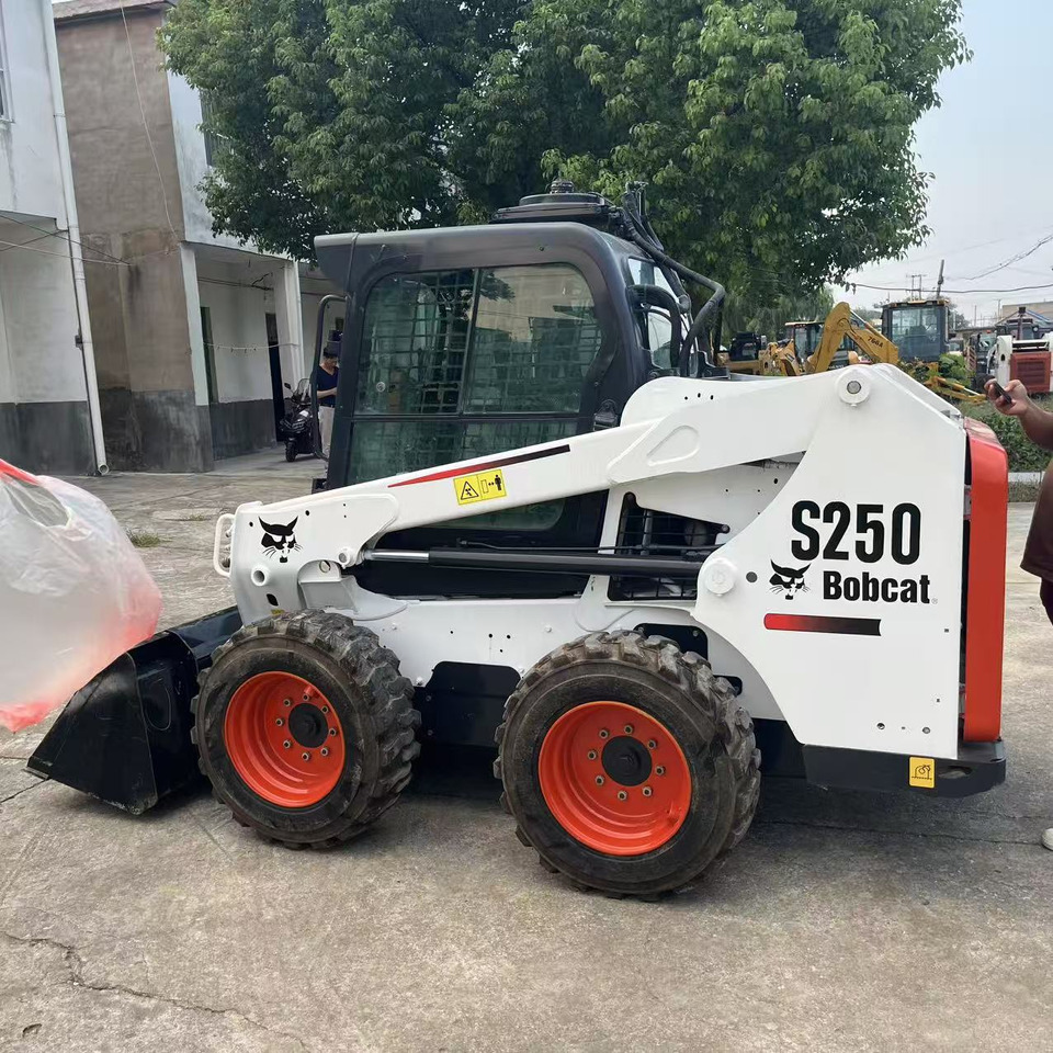 BOBCAT Skid Steer Loader S250 New Condition Hours True - Minicargadora: foto 3 BOBCAT Skid Steer Loader S250 New Condition Hours True - Minicargadora: foto 3