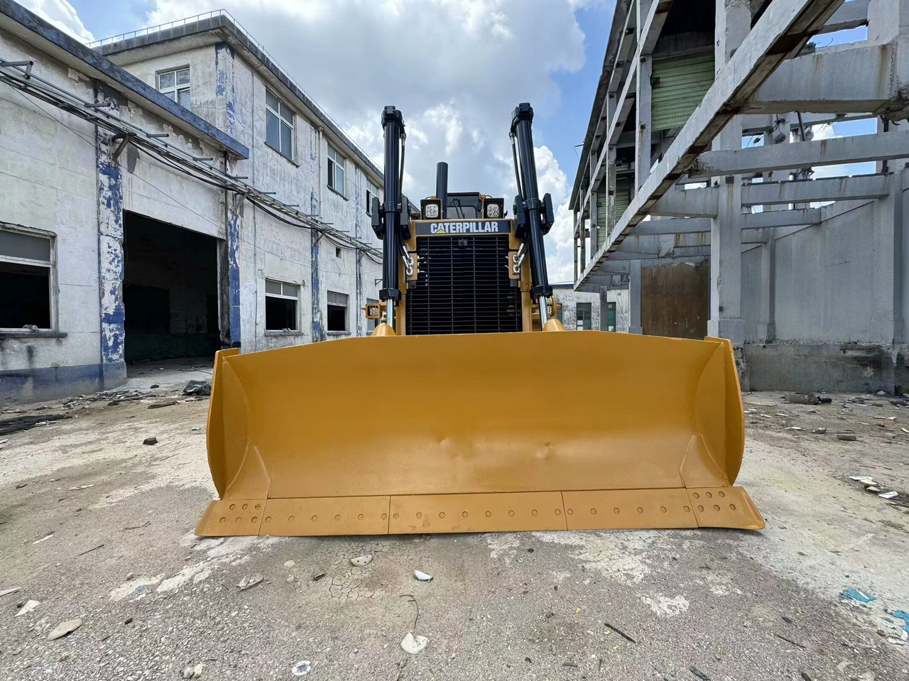 CAT Bulldozer D8R Click for Discount - Bulldozer: foto 2 CAT Bulldozer D8R Click for Discount - Bulldozer: foto 2