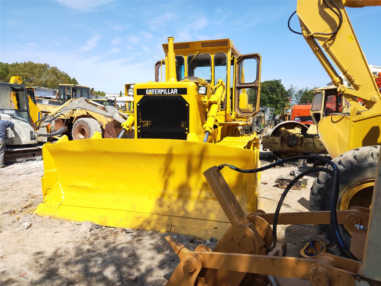 CATERPILLAR D8K - Bulldozer: foto 1 CATERPILLAR D8K - Bulldozer: foto 1