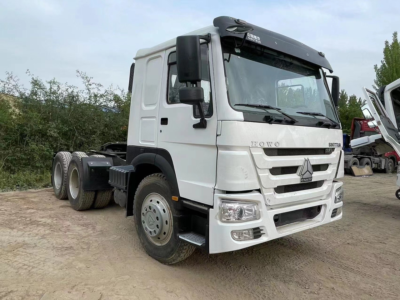 SINOTRUK HOWO371 - Cabeza tractora: foto 2 SINOTRUK HOWO371 - Cabeza tractora: foto 2
