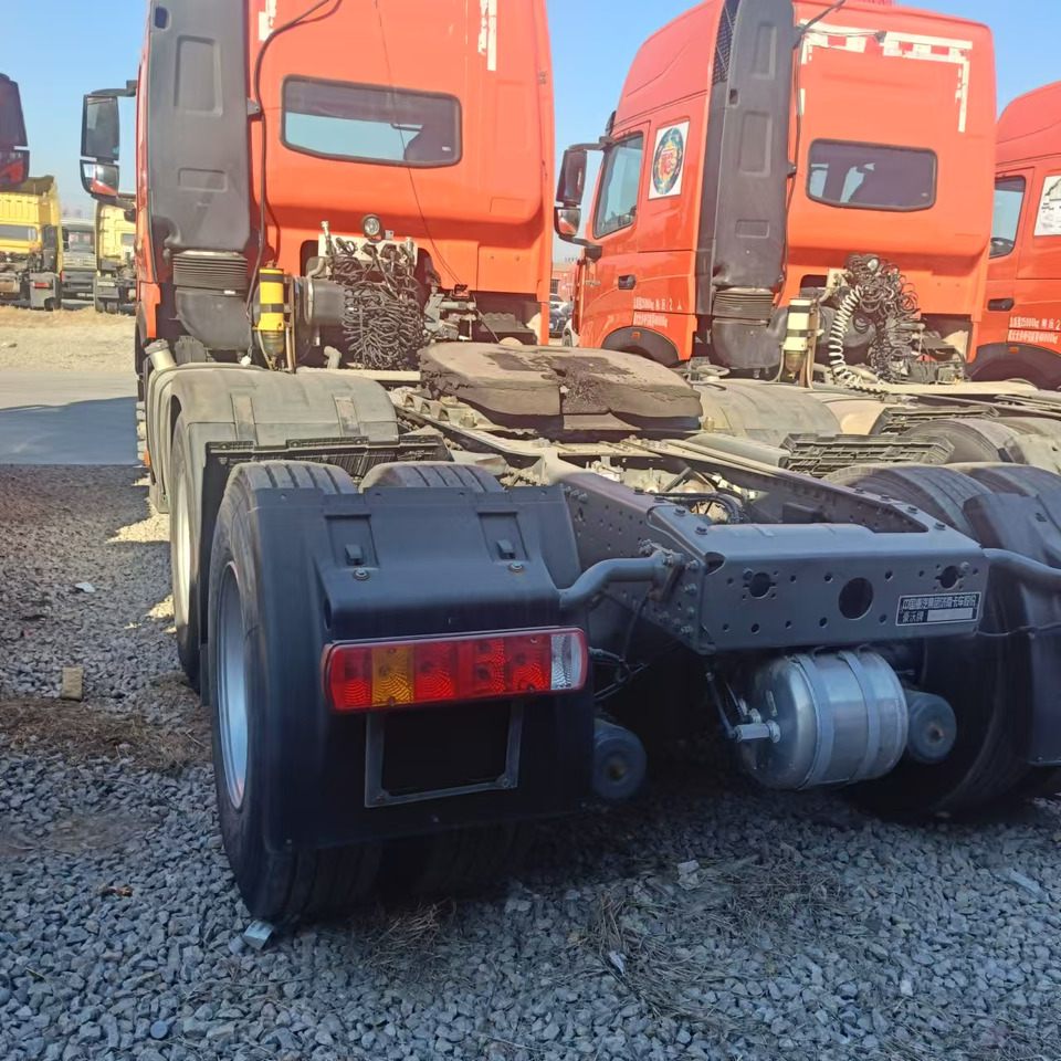 SINOTRUK Howo TH7 6x4 Truck Head 480HP Competitive Price - Cabeza tractora: foto 4 SINOTRUK Howo TH7 6x4 Truck Head 480HP Competitive Price - Cabeza tractora: foto 4