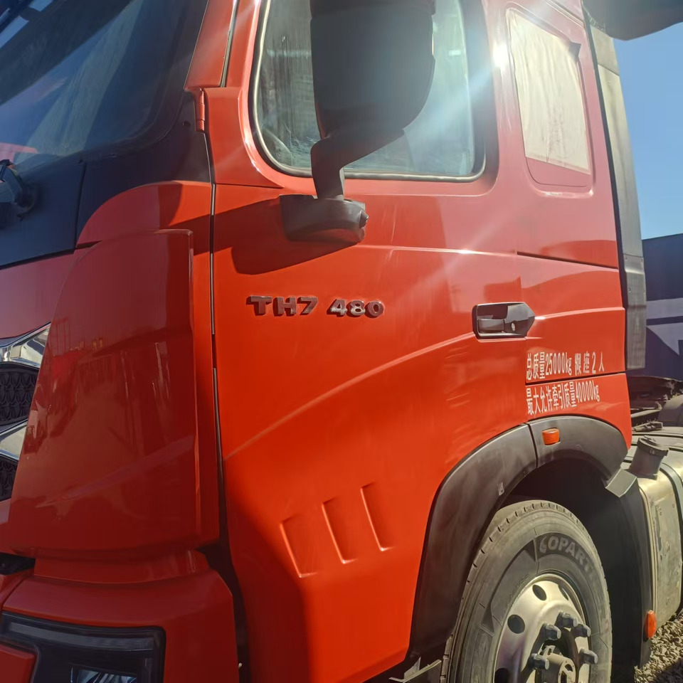SINOTRUK Howo TH7 6x4 Truck Head 480HP Competitive Price - Cabeza tractora: foto 3 SINOTRUK Howo TH7 6x4 Truck Head 480HP Competitive Price - Cabeza tractora: foto 3