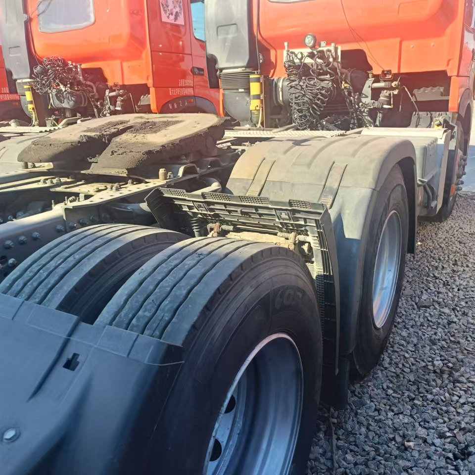 SINOTRUK Howo TH7 6x4 Truck Head 480HP Competitive Price - Cabeza tractora: foto 5 SINOTRUK Howo TH7 6x4 Truck Head 480HP Competitive Price - Cabeza tractora: foto 5
