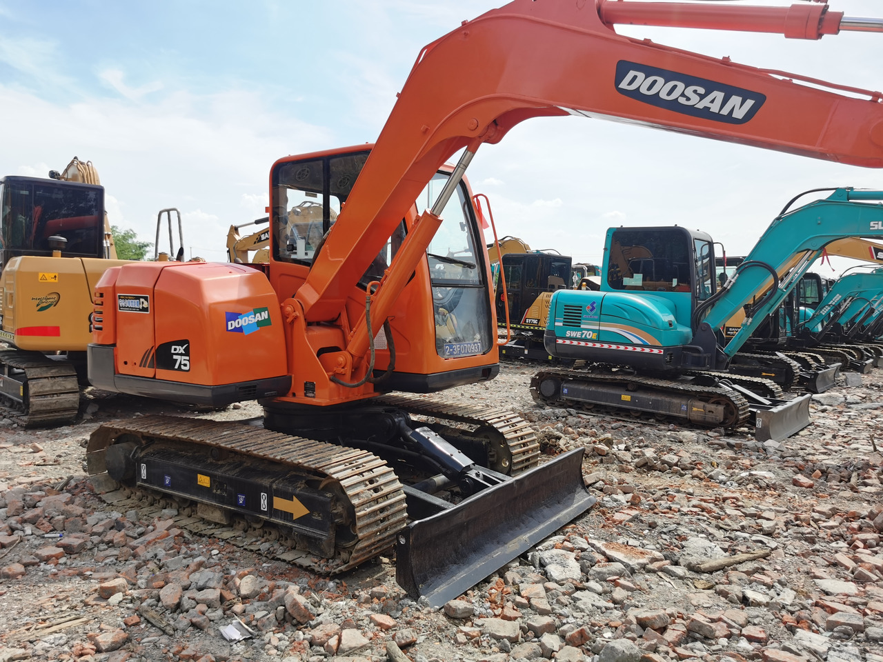 DOOSAN DX75 - Excavadora de cadenas: foto 2 DOOSAN DX75 - Excavadora de cadenas: foto 2