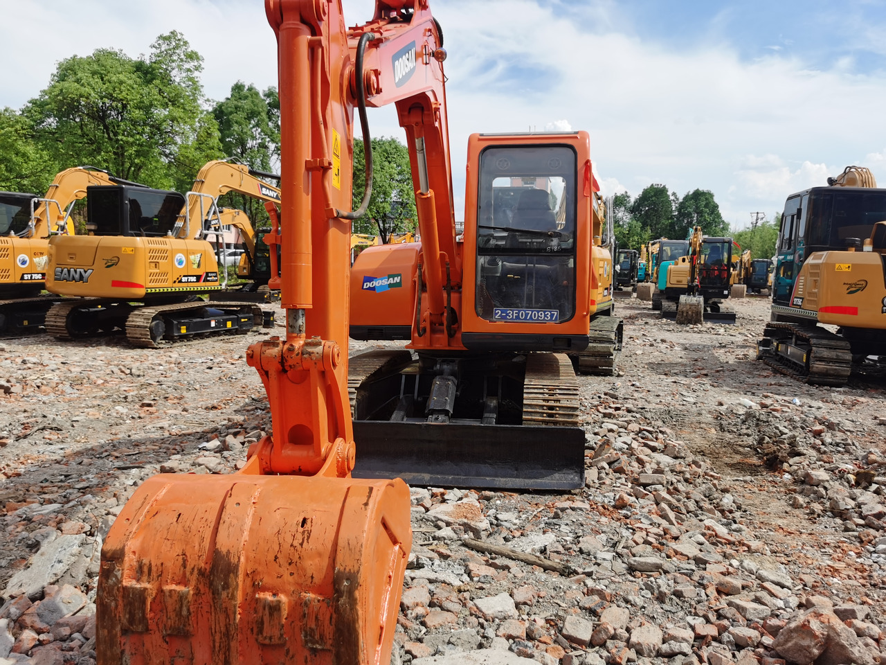 DOOSAN DX75 - Excavadora de cadenas: foto 4 DOOSAN DX75 - Excavadora de cadenas: foto 4