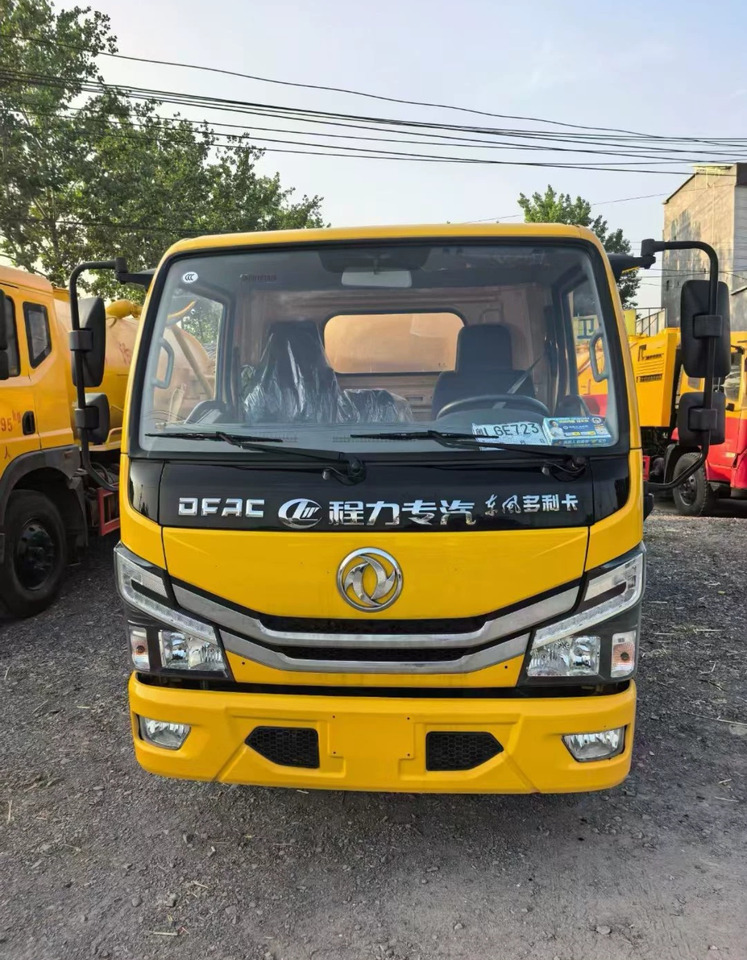 DongFeng Small Sewage Truck - Limpieza de alcantarillado: foto 3 DongFeng Small Sewage Truck - Limpieza de alcantarillado: foto 3