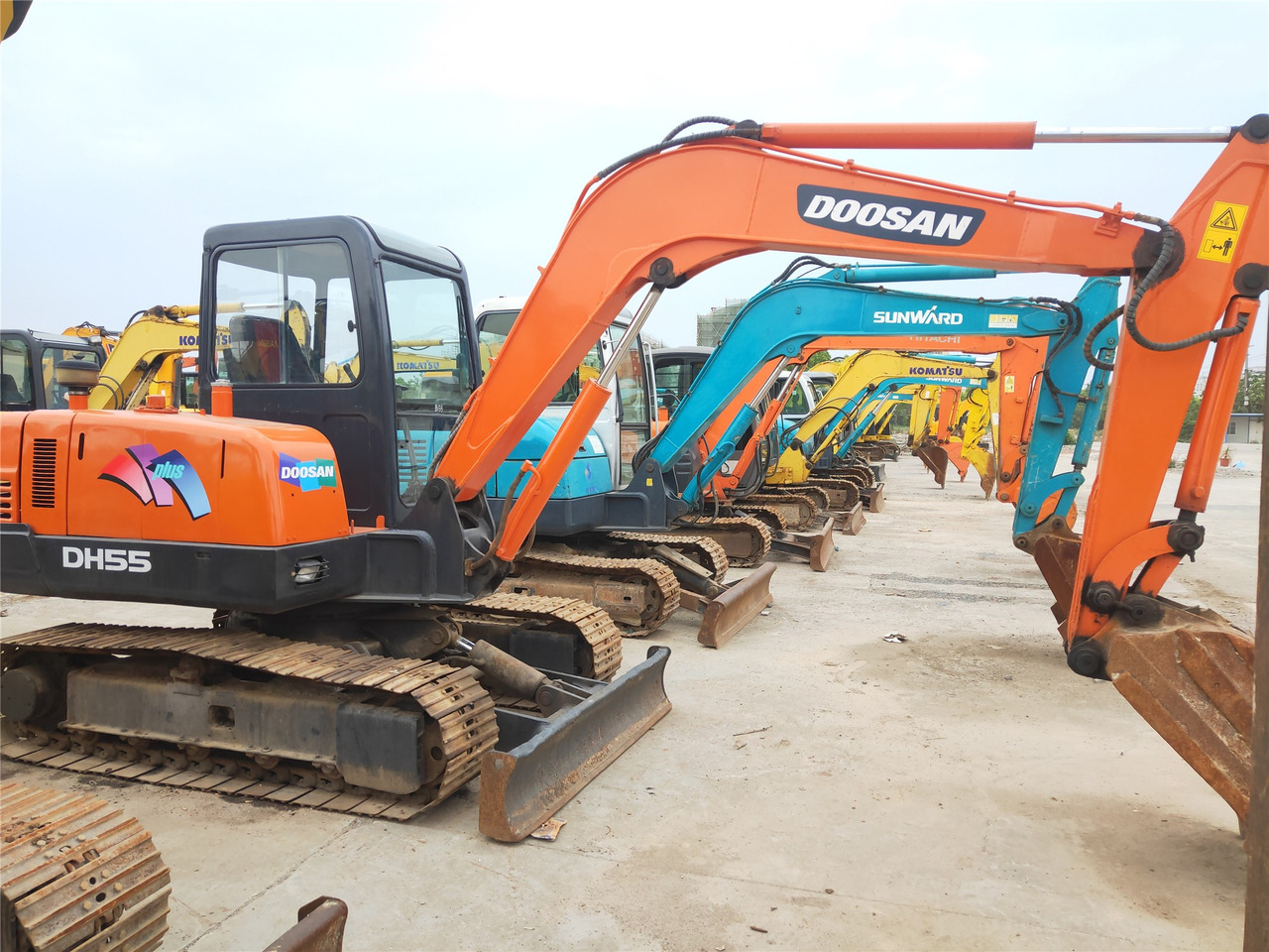 Doosan Crawler Excavator DH55 Good Condition Click for Discount - Excavadora de cadenas: foto 1 Doosan Crawler Excavator DH55 Good Condition Click for Discount - Excavadora de cadenas: foto 1