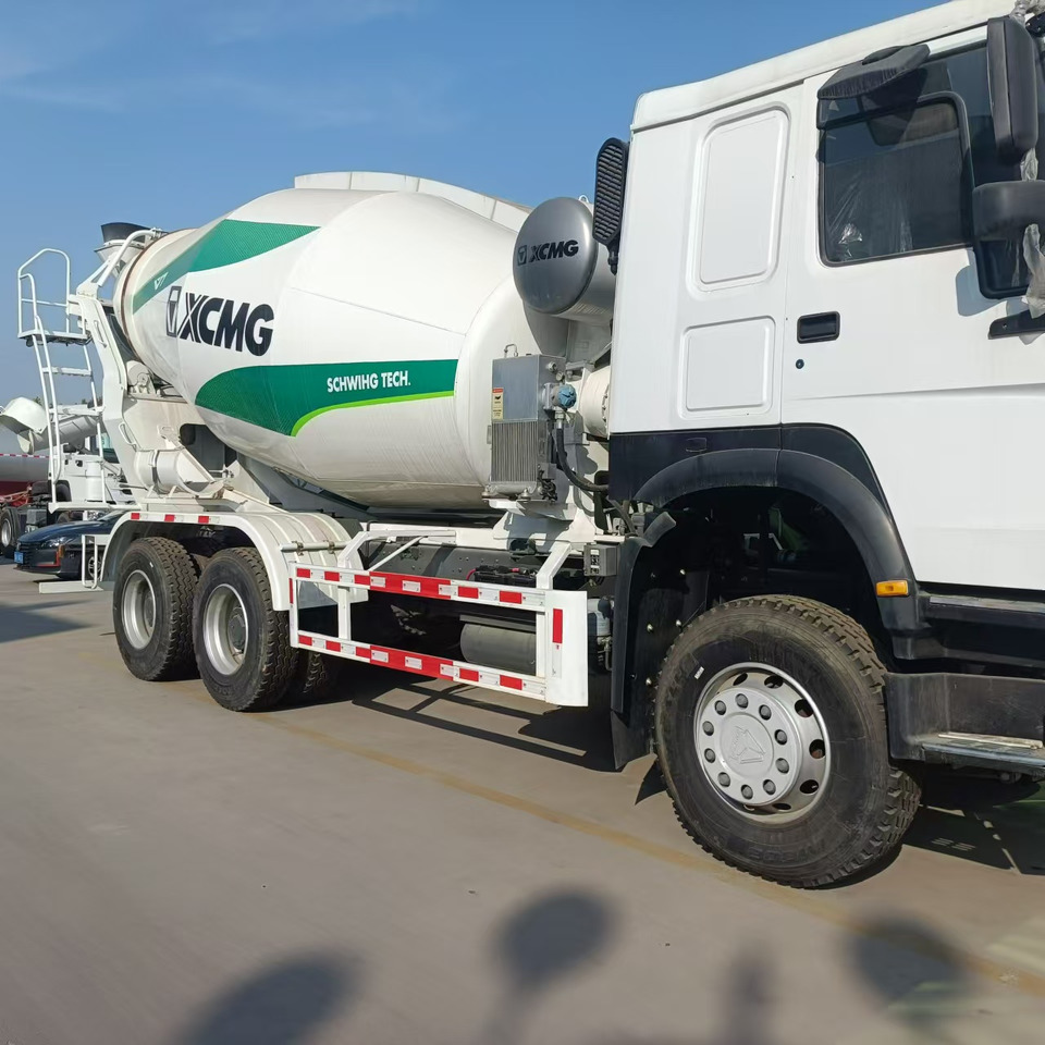 HOWO 6*4 Cement Mixer Truck - Camión hormigonera: foto 3 HOWO 6*4 Cement Mixer Truck - Camión hormigonera: foto 3