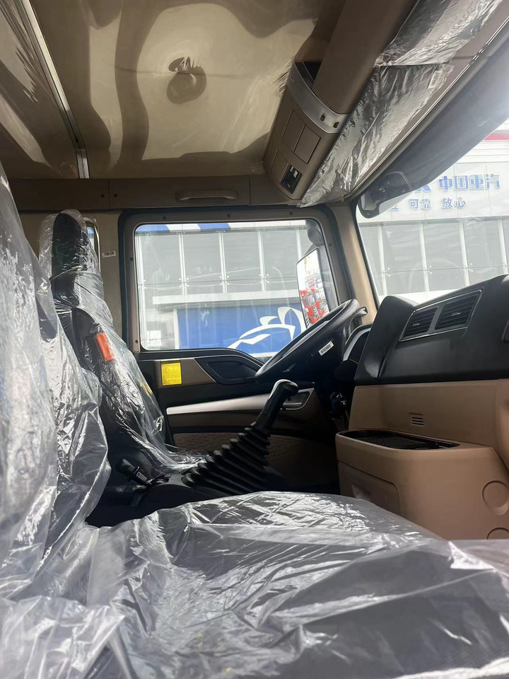 HOWO TX350 Cement Mixer Truck - Camión hormigonera: foto 4 HOWO TX350 Cement Mixer Truck - Camión hormigonera: foto 4