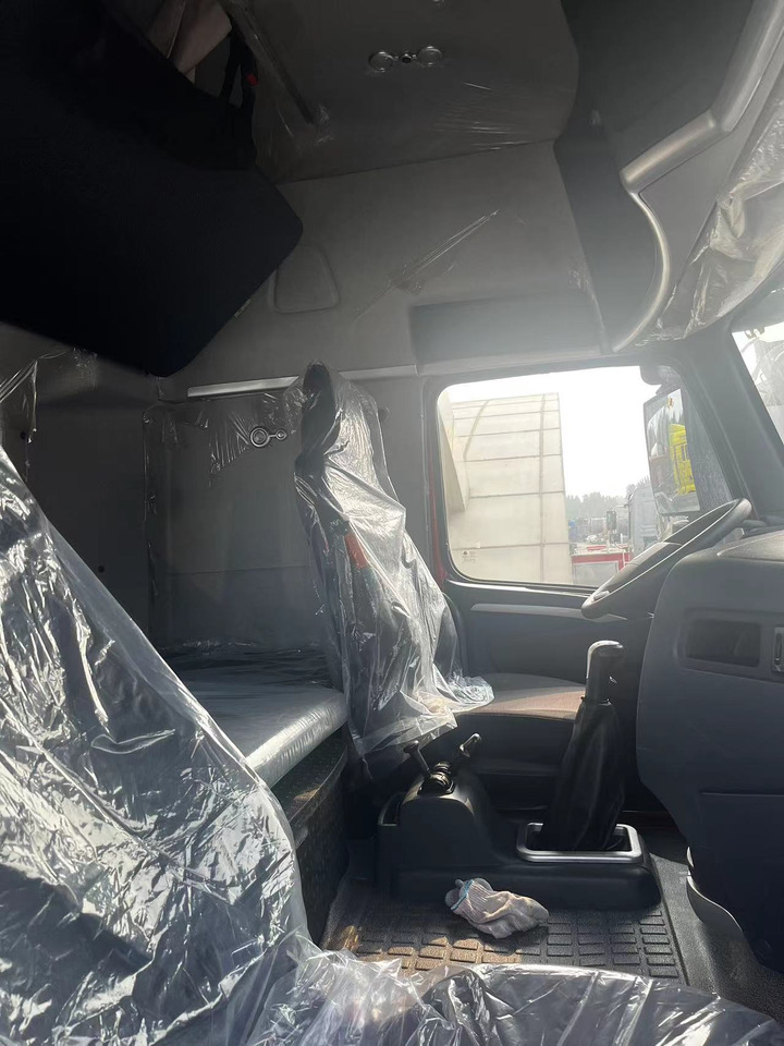 HOWO Truck Unit T7H 6*4 - Camión volquete: foto 4 HOWO Truck Unit T7H 6*4 - Camión volquete: foto 4