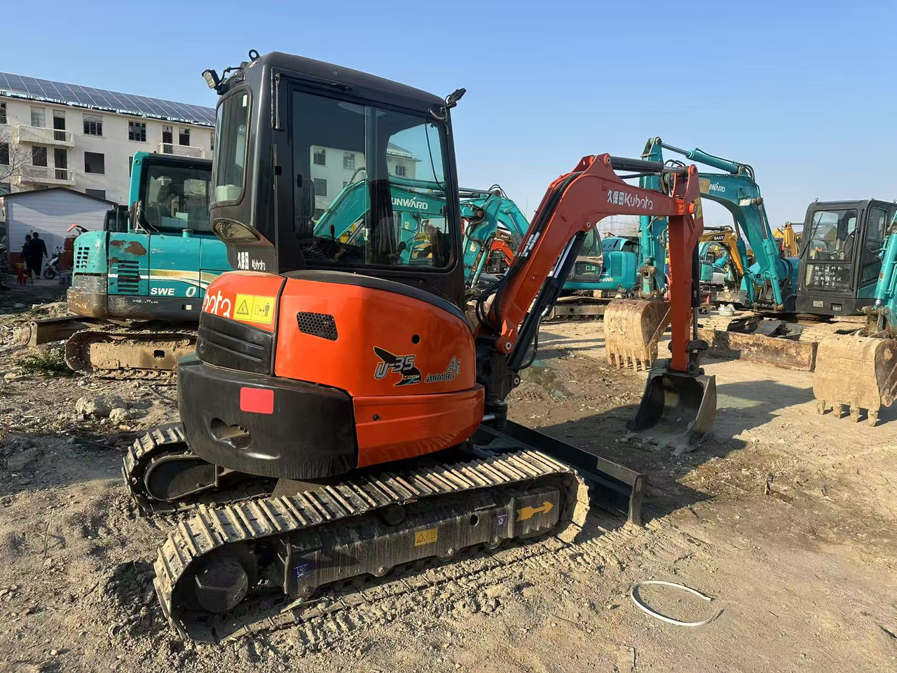 KUBOTA U35 - Excavadora de cadenas: foto 2 KUBOTA U35 - Excavadora de cadenas: foto 2