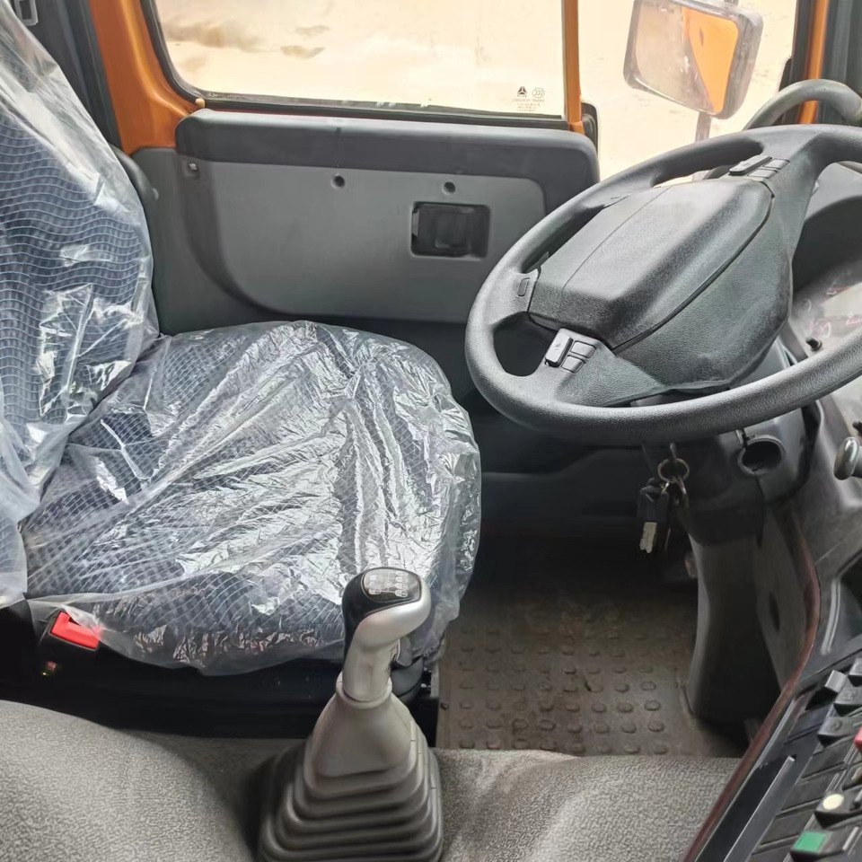 Sino HOWO 8x4 Dump Truck Click for Discount - Camión volquete: foto 3 Sino HOWO 8x4 Dump Truck Click for Discount - Camión volquete: foto 3