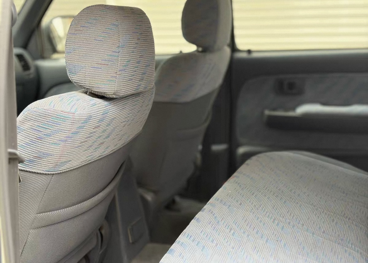 Camión volquete TOYOTA Toyota Hilux Truck Click for Discount: foto 7 Camión volquete TOYOTA Toyota Hilux Truck Click for Discount: foto 7