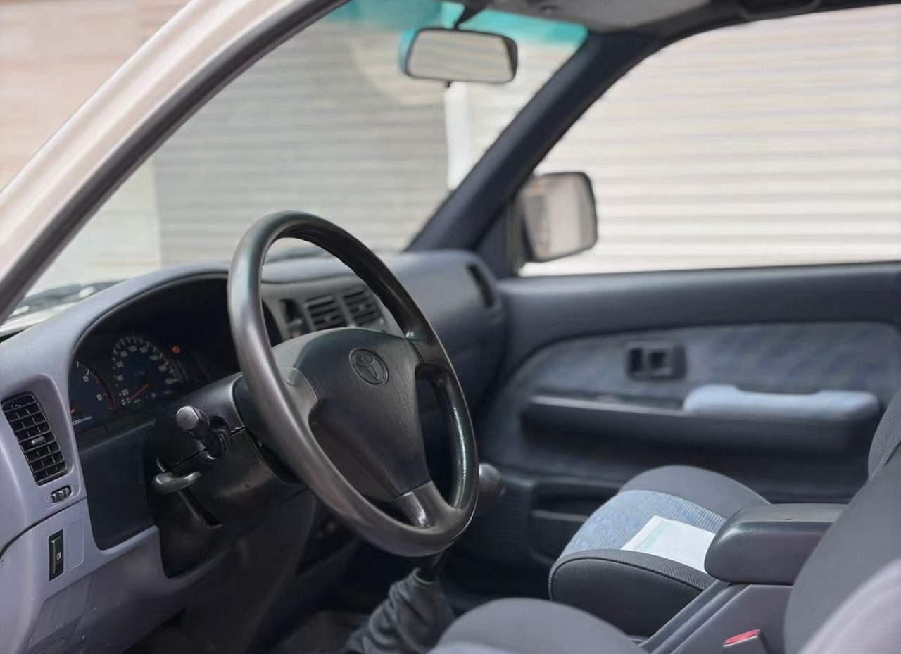 Camión volquete TOYOTA Toyota Hilux Truck Click for Discount: foto 6 Camión volquete TOYOTA Toyota Hilux Truck Click for Discount: foto 6