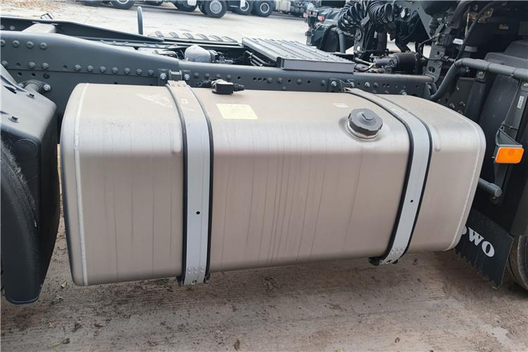 SINOTRUK Howo 380 hp 6x4 Truck Heafd for Sale In Nigeria Lagos - Cabeza tractora: foto 4 SINOTRUK Howo 380 hp 6x4 Truck Heafd for Sale In Nigeria Lagos - Cabeza tractora: foto 4