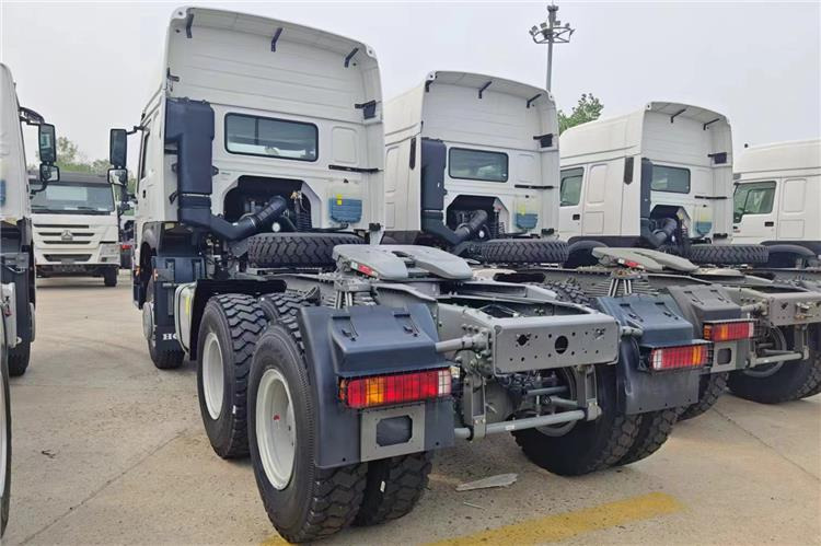Sinotruk Used Howo Truck 400HP Tractor 6x4 Price for Sale In Tanzania - Cabeza tractora: foto 3 Sinotruk Used Howo Truck 400HP Tractor 6x4 Price for Sale In Tanzania - Cabeza tractora: foto 3