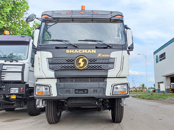 SHACMAN Shacman F3000 6x4 Tractor Truck for Sale in Zambia - Camión: foto 1 SHACMAN Shacman F3000 6x4 Tractor Truck for Sale in Zambia - Camión: foto 1