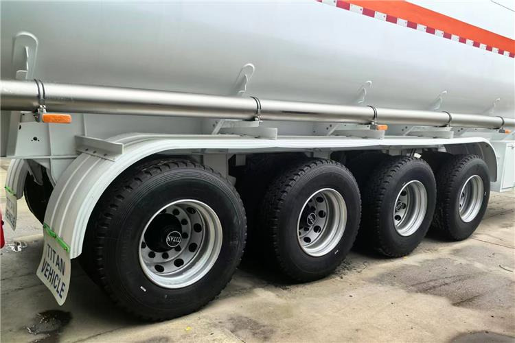 TITAN 4 Axle Fuel Tanker Trailer for Sale In Guyana - Semirremolque cisterna: foto 5 TITAN 4 Axle Fuel Tanker Trailer for Sale In Guyana - Semirremolque cisterna: foto 5