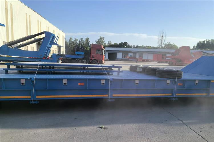 TITAN 4 Line 8 Axle Folding Gooseneck Trailer for Sale In Sudan - Semirremolque góndola rebajadas: foto 5 TITAN 4 Line 8 Axle Folding Gooseneck Trailer for Sale In Sudan - Semirremolque góndola rebajadas: foto 5